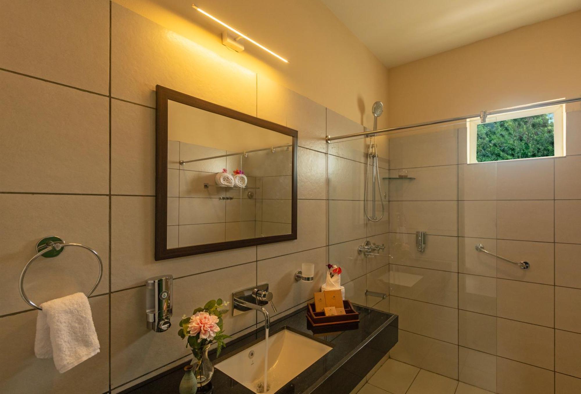 Solitude By Nature Resorts And Stays 코타지리 외부 사진